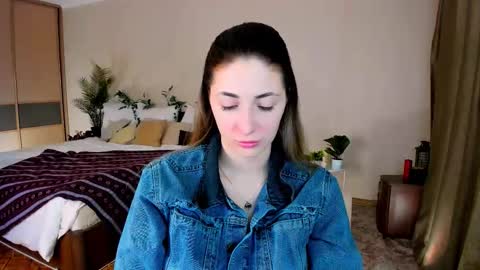 sensitiveheartt online show from January 17, 3:47 am