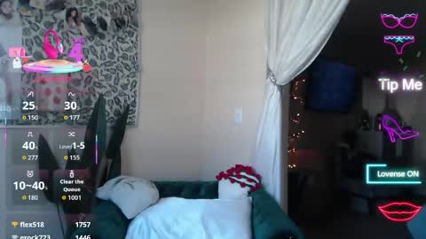 V online show from April 18, 7:58 pm