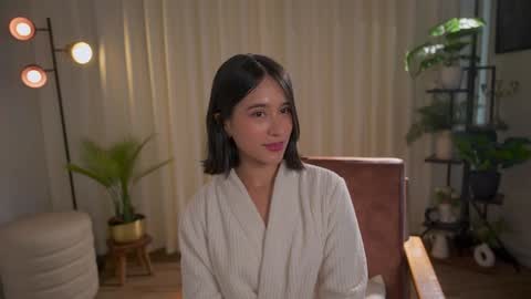 Snapshot of sensualcherry_ chatting on December 19, 10:32 pm Maria- OF sensual bee online show from December 19, 10:32 pm