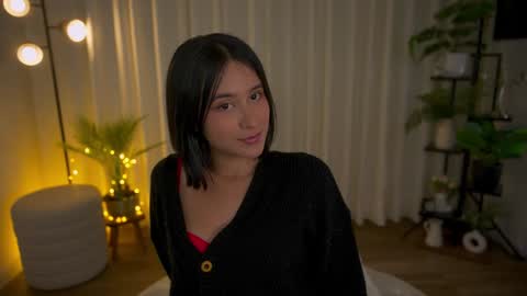 Snapshot of sensualcherry_ chatting on December 25, 1:53 am Maria- OF sensual bee online show from December 25, 1:53 am
