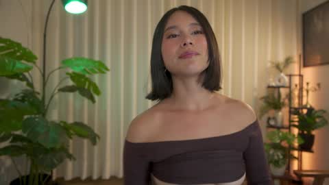 Snapshot of sensualcherry_ chatting on December 3, 11:13 pm Maria- OF sensual bee online show from December 3, 11:13 pm
