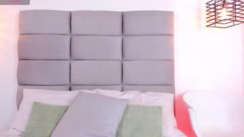 Jeen  online show from March 2, 8:15 pm