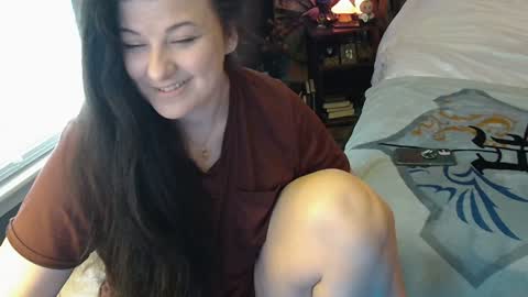 Tara online show from February 8, 2:27 pm