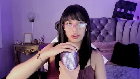 Seren  Follow me online show from October 22, 3:00 am