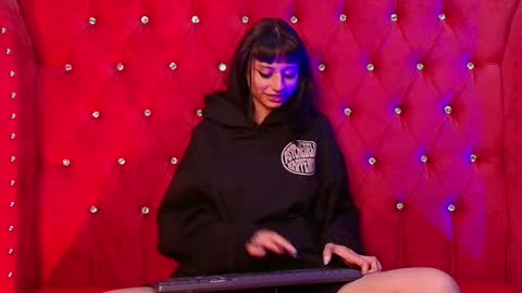Snapshot of seren_bleck chatting on March 11, 4:41 am Seren Follow me online show from March 11, 4:41 am