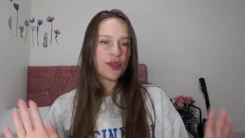 serenity_crystal online show from December 6, 10:51 pm