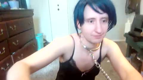 Servile Sarah online show from March 24, 9:42 pm