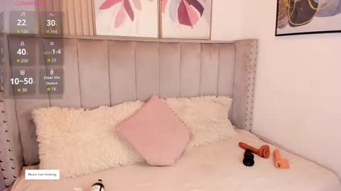 Danna  online show from May 13, 3:23 am