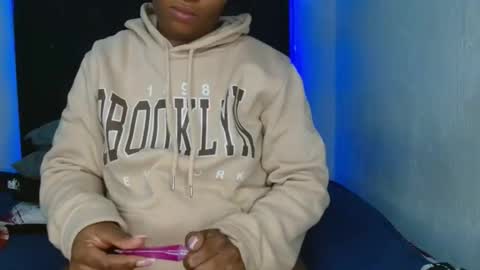 sex_bomb30 online show from April 19, 2:50 pm