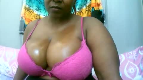 sexxi_ebony online show from February 1, 8:46 am