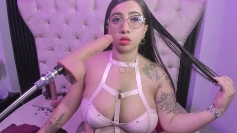  C R I S T A L  online show from March 6, 1:23 am