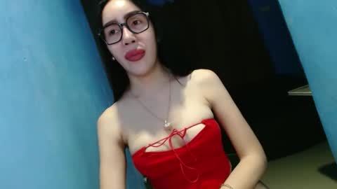 sexy_emily92 online show from February 1, 8:29 pm