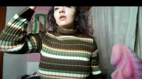 sexy lolas online show from January 18, 5:04 am