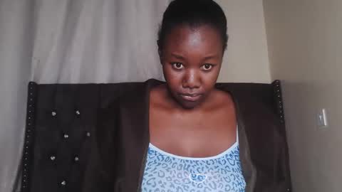 sexy_melanin11 online show from September 23, 3:37 am