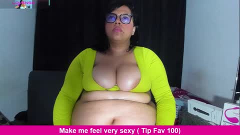 Snapshot of sexy_milfy01 chatting on February 23, 6:44 am Jenny I am a freelance model online show from February 23, 6:44 am