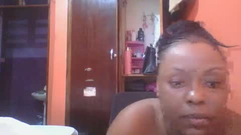 Snapshot of sexy_phee chatting on October 28, 8:42 am sexy_phee online show from October 28, 8:42 am