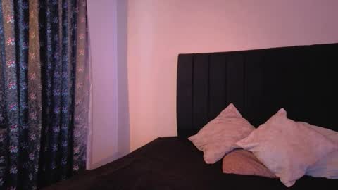 sexy_valeshca online show from November 3, 9:08 pm