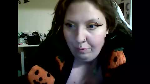 Snapshot of sexyemoprincess chatting on September 23, 6:50 pm Wouldntyouliketoknow online show from September 23, 6:50 pm