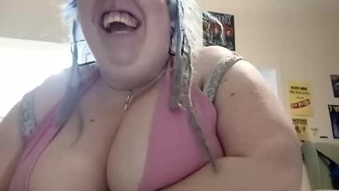 Snapshot of sexyemoprincess chatting on December 18, 10:46 pm Wouldntyouliketoknow online show from December 18, 10:46 pm
