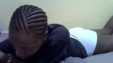 sexyghurl12 online show from February 2, 3:49 am