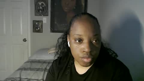 Snapshot of sexymona1218 chatting on September 25, 9:12 pm SexyMona online show from September 25, 9:12 pm