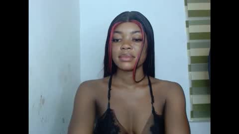 sexyxmilfx online show from February 27, 10:42 pm