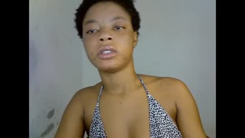 sexyxpeach online show from June 26, 11:50 pm