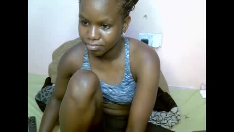 Snapshot of shaa_loon chatting on October 22, 6:35 pm shaa_loon online show from October 22, 6:35 pm