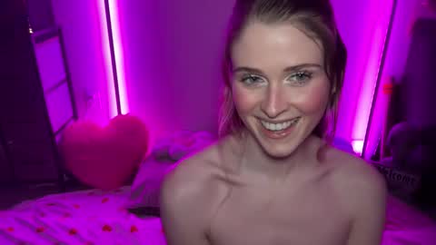 shadebabe online show from March 22, 8:31 am