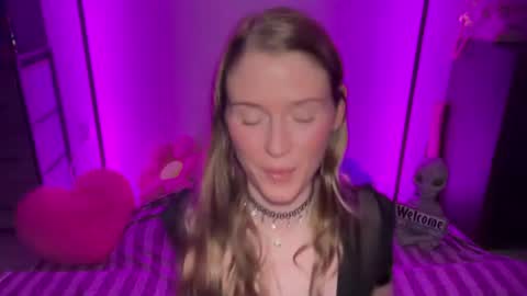 shadebabe online show from August 1, 5:42 am