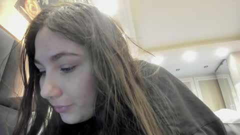 Snapshot of shadow_raffi chatting on February 23, 2:18 pm shadow_raffi online show from February 23, 2:18 pm