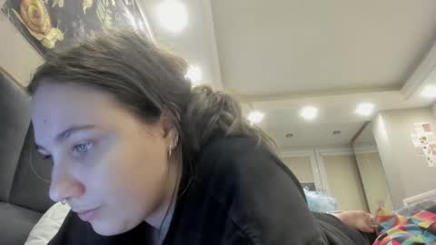 Snapshot of shadow_raffi chatting on February 17, 1:58 am shadow_raffi online show from February 17, 1:58 am