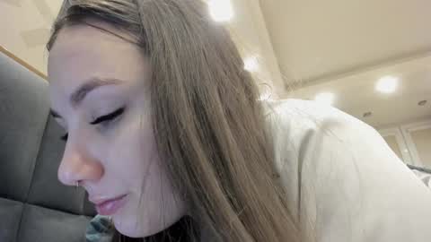 Snapshot of shadow_raffi chatting on December 14, 3:17 am shadow_raffi online show from December 14, 3:17 am