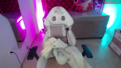 Shaira online show from November 28, 2:36 am