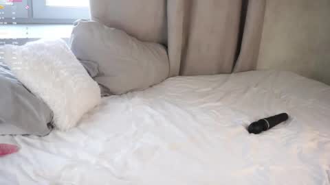 Emmy online show from April 3, 1:36 am