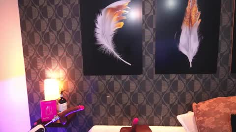 Sharom  online show from March 8, 1:26 pm