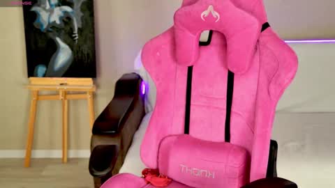 Shawty Mia online show from February 25, 6:06 pm