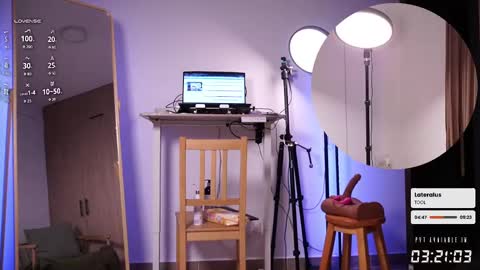 Snapshot of she_lau_ghs chatting on October 16, 4:59 am Laura c online show from October 16, 4:59 am