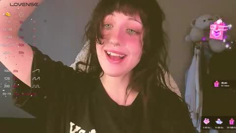 Snapshot of sheeny_shy chatting on September 21, 12:48 pm Chiara online show from September 21, 12:48 pm