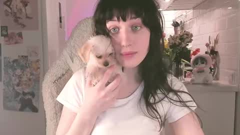Snapshot of sheeny_shy chatting on March 10, 9:40 pm Chiara online show from March 10, 9:40 pm