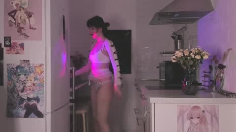 Snapshot of sheeny_shy chatting on December 24, 9:55 pm Chiara online show from December 24, 9:55 pm