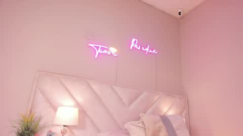 sheila__x online show from April 14, 6:30 pm