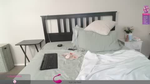 sheilyn_smith online show from August 10, 2:15 am
