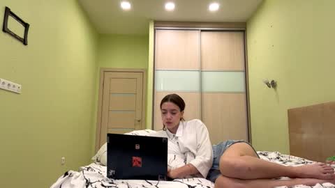 Ava online show from October 11, 5:23 am