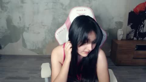 Emma online show from November 8, 3:39 pm