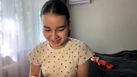 Julie online show from June 30, 12:04 pm