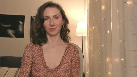 shesleepsnaked online show from January 17, 7:32 pm