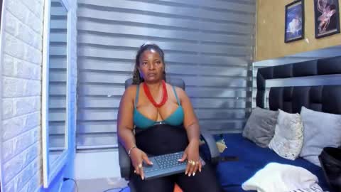 sheyla__ebony online show from February 2, 12:31 am