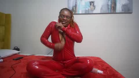 Snapshot of shotofmocha chatting on October 7, 2:38 am shotofmocha online show from October 7, 2:38 am