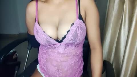 Snapshot of shreya_0 chatting on September 11, 7:25 pm shreya_0 online show from September 11, 7:25 pm